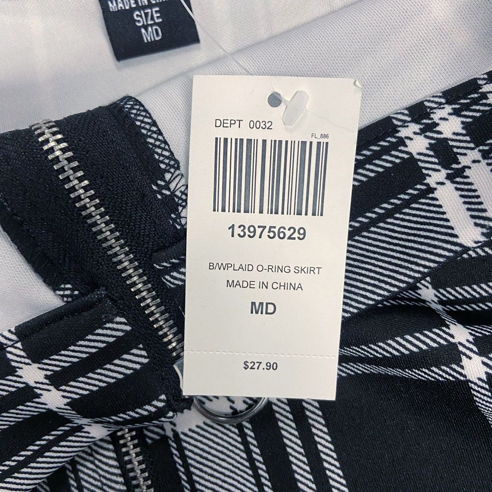Hot Topic | NWT Black & White Plaid O-Ring Skater Skirt Pockets, Junior’s Medium - Picture 6 of 12